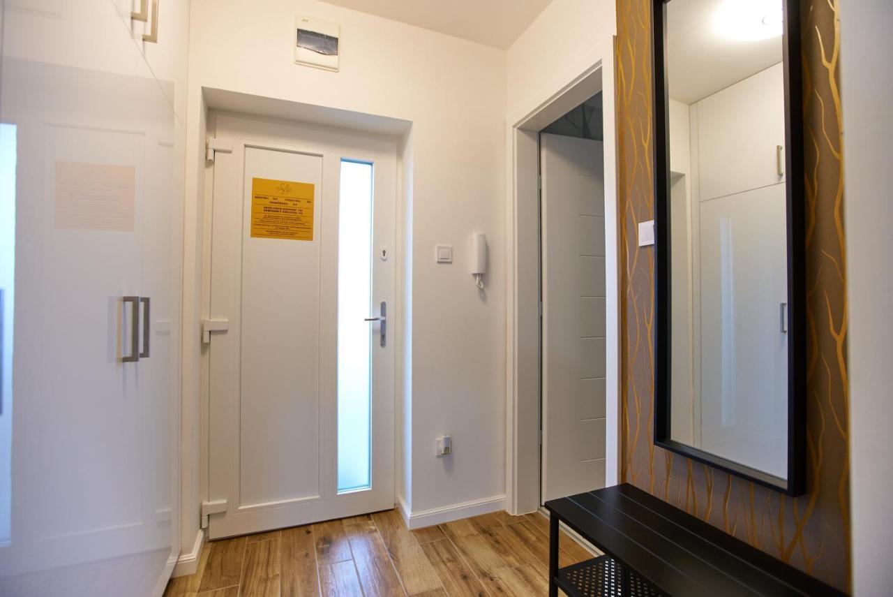 Starlight Bronze Szeged- Exclusive Apartment Exterior photo
