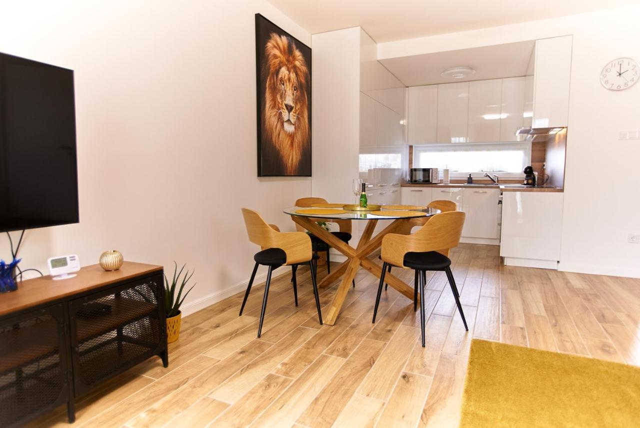 Starlight Bronze Szeged- Exclusive Apartment Exterior photo