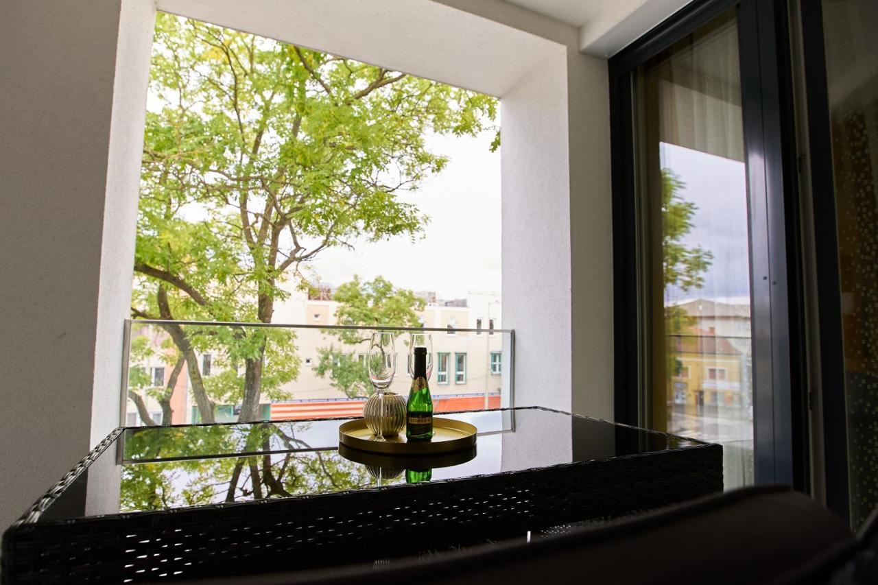 Starlight Bronze Szeged- Exclusive Apartment Exterior photo