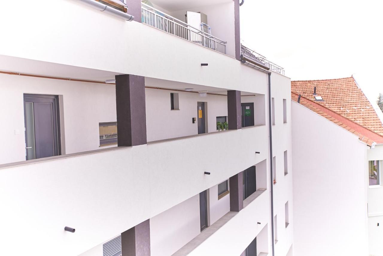 Starlight Bronze Szeged- Exclusive Apartment Exterior photo